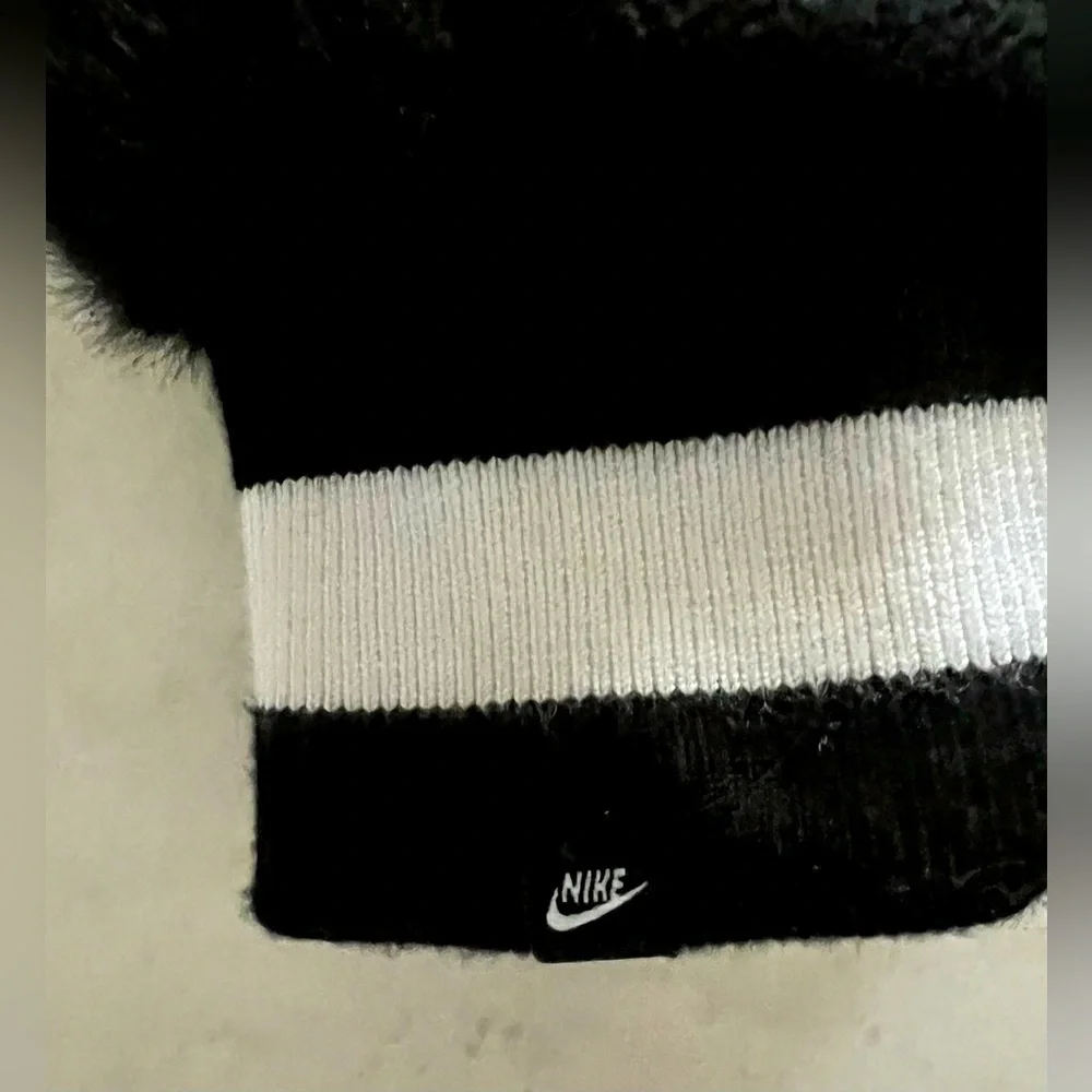 NIKE Sportswear  Warm Faux Fur Mittens Women’s XS/S Black Soft Comfy NWOT